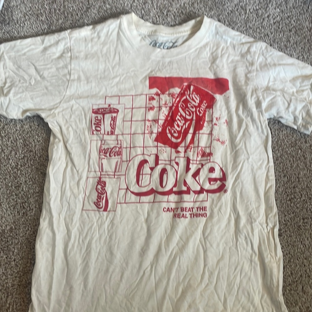 Super cute graphic Coke T-shirt